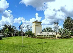 2382 Heydon Cir E in Naples, FL - Building Photo - Building Photo
