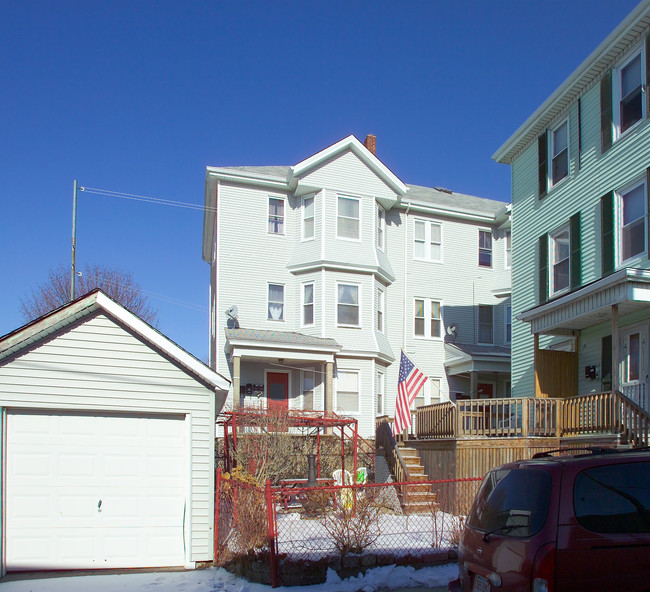 133 Quarry St in Fall River, MA - Foto de edificio - Building Photo