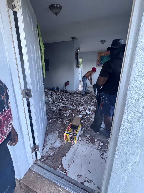 2910 NW 47th St in Miami, FL - Building Photo - Building Photo