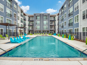 The District in Little Elm in Little Elm, TX - Foto de edificio - Building Photo
