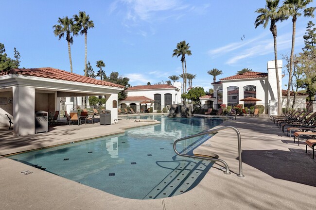 San Montego Apartments in Mesa, AZ - Foto de edificio - Building Photo