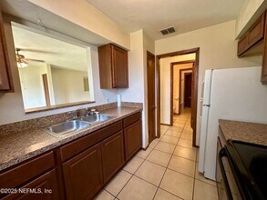 2623 Debbie Ct in Jacksonville, FL - Building Photo - Building Photo