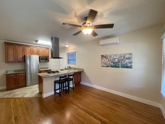 149 N College Ave in Fresno, CA - Building Photo - Building Photo