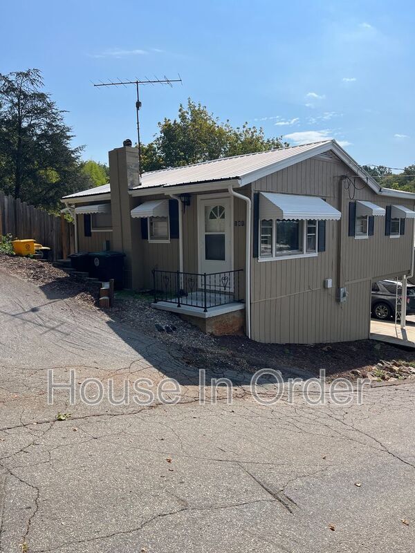 181.5 Lookout Rd in Woodfin, NC - Building Photo - Building Photo