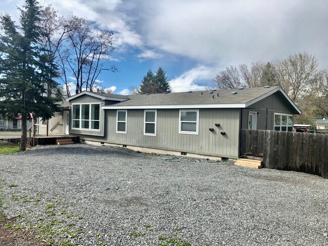 property at 602 Foster St