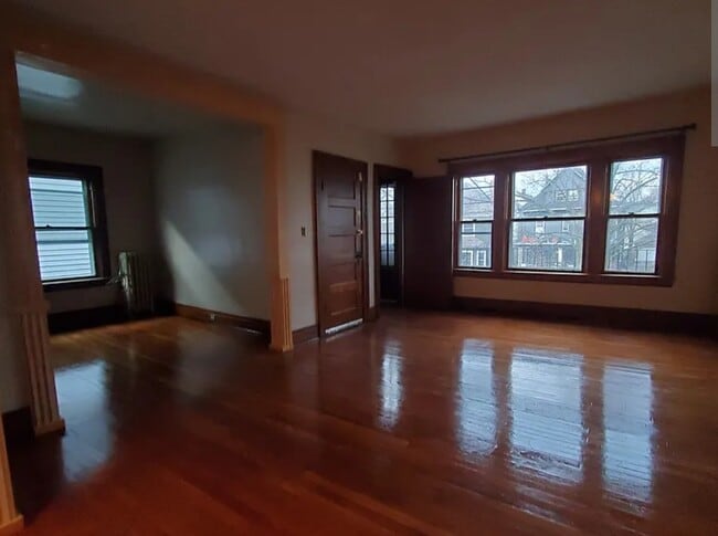 425 Bird Ave, Unit Upper Apt.