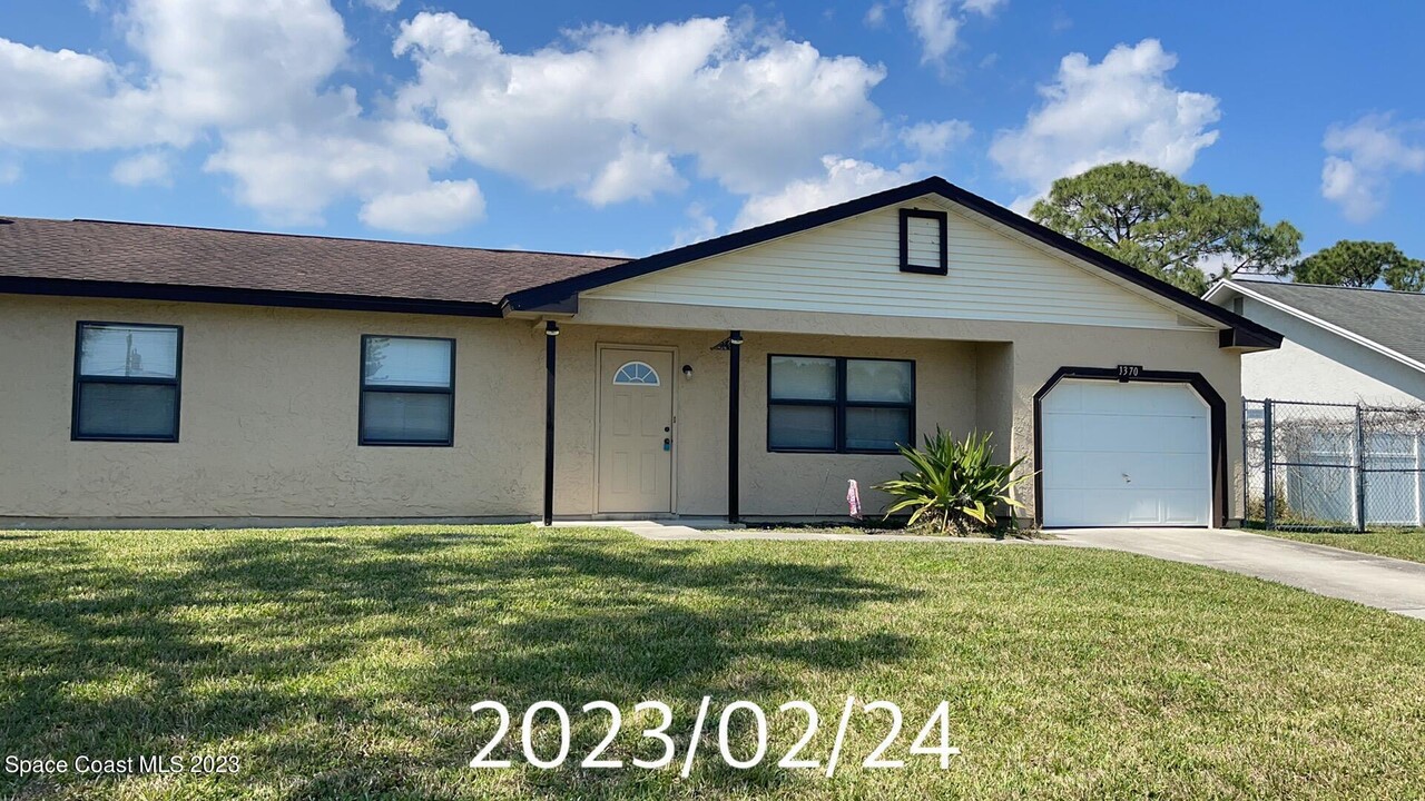 1370 Vater Ave in Palm Bay, FL - Building Photo