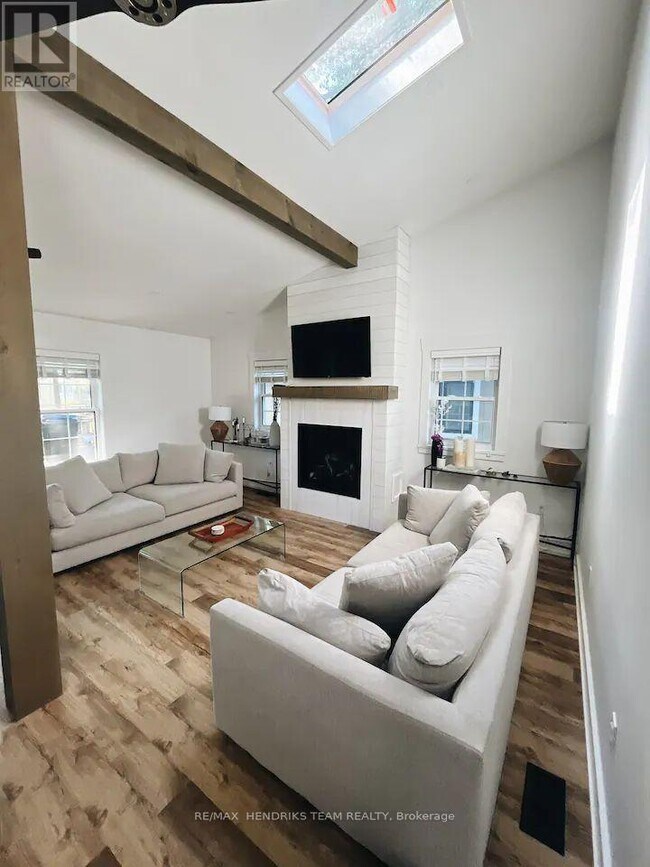 399 Elmwood Ave in Fort Erie, ON - Building Photo - Building Photo