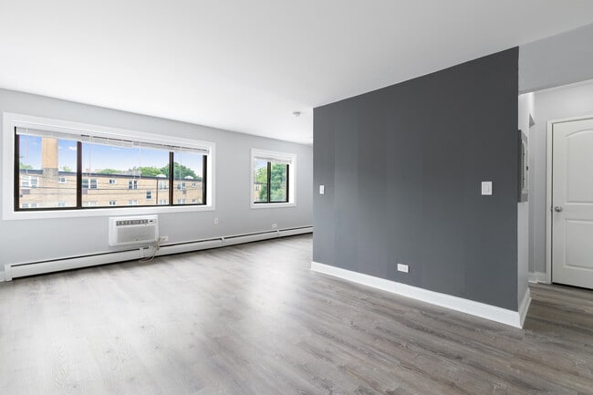 6826 N Ridge Blvd in Chicago, IL - Building Photo - Building Photo