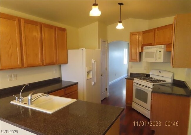 property at 991 Hidden Meadow Ave