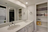 5036 Glenmont Dr photo'