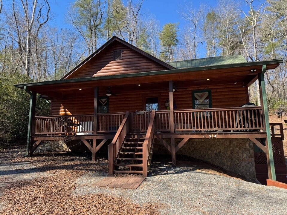 595 Hound Dog Ln in Dahlonega, GA - Building Photo