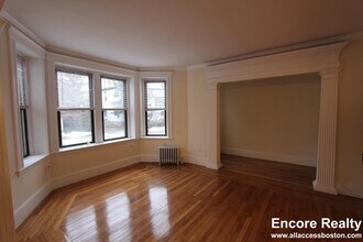 145 Freeman St, Unit 283 - 32 in Brookline, MA - Building Photo - Building Photo