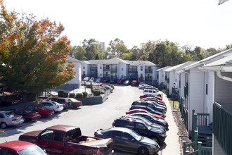 Stadium Crossing (Varsity Properties) in Bloomington, IN - Foto de edificio - Building Photo