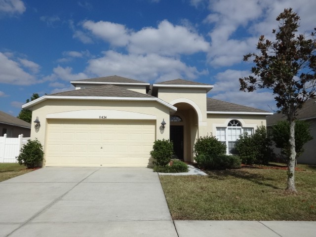 11434 Village Brook Dr in Riverview, FL - Building Photo