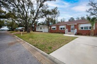 303 SE Gilliland Rd in Pensacola, FL - Building Photo - Building Photo