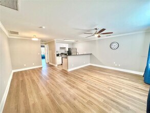 9105 Tudor Dr in Tampa, FL - Building Photo - Building Photo