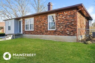 8000 Cloverport Ct in Louisville, KY - Building Photo - Building Photo