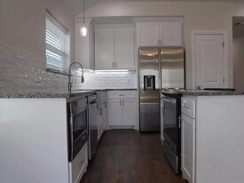 810 N Broughton St, Unit 812 in Sherman, TX - Building Photo