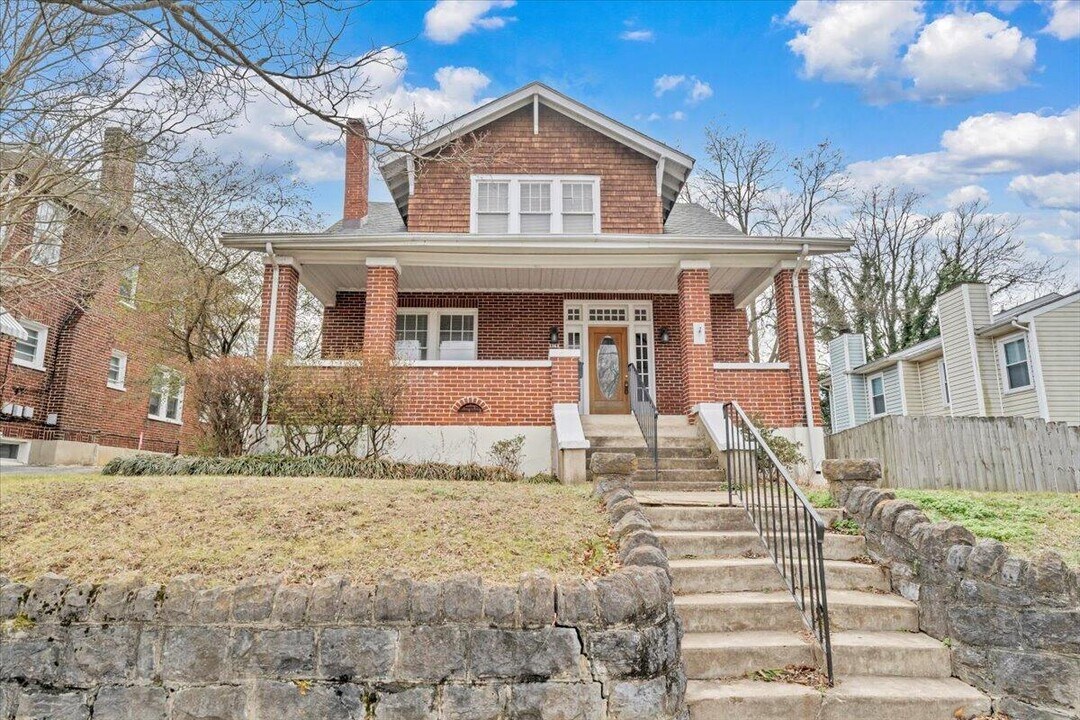 1144 Wasena Ave SW in Roanoke, VA - Building Photo