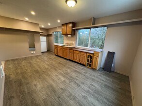 28305 99th Ave SW in Vashon, WA - Building Photo - Building Photo