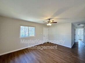 2406 Quincy St in Durham, NC - Building Photo - Building Photo