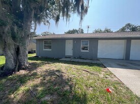 152 Julie Ln in Auburndale, FL - Building Photo