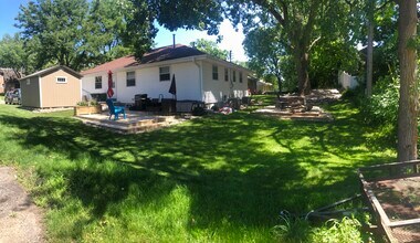 506 Sunnyside Ln in Hopkins, MN - Building Photo - Building Photo