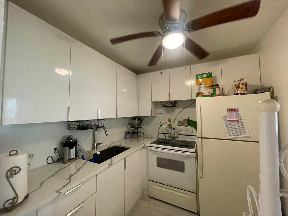 49 Mansfield B in Boca Raton, FL - Building Photo