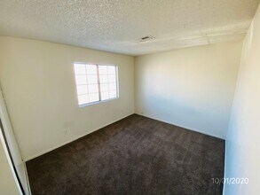 917 Bridgewater St in Las Vegas, NV - Building Photo - Building Photo