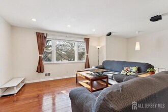 3 Stafford Dr in Piscataway, NJ - Foto de edificio - Building Photo