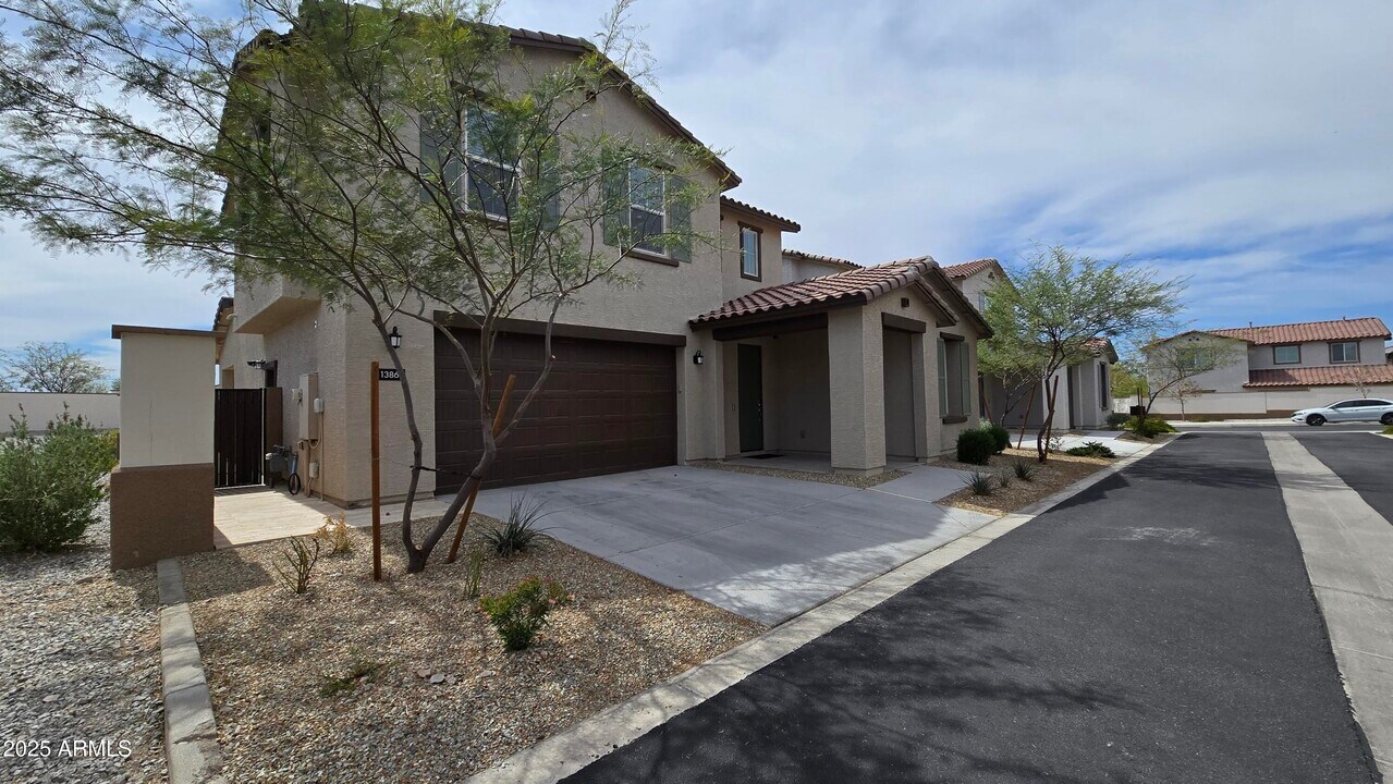 13865 S 177th Ave in Goodyear, AZ - Building Photo