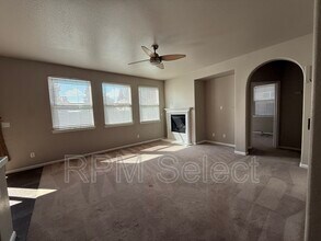 8258 Lauffer Way in Elk Grove, CA - Building Photo - Building Photo
