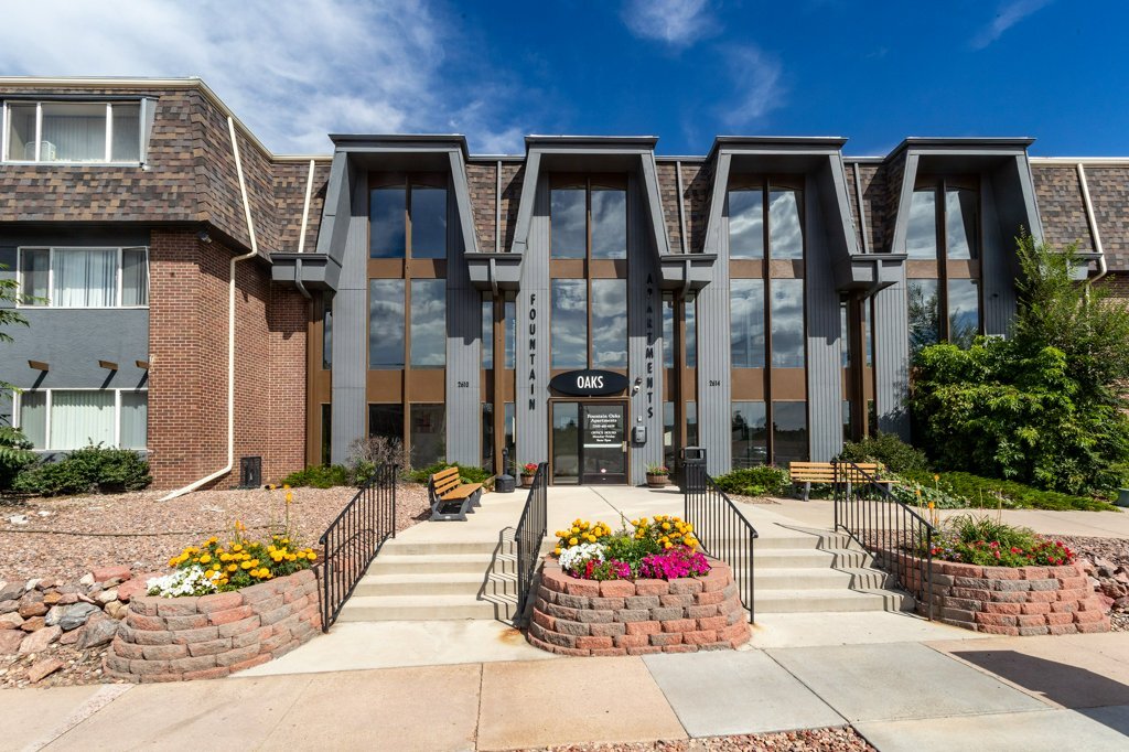 Fountain Oaks in Colorado Springs, CO - Building Photo