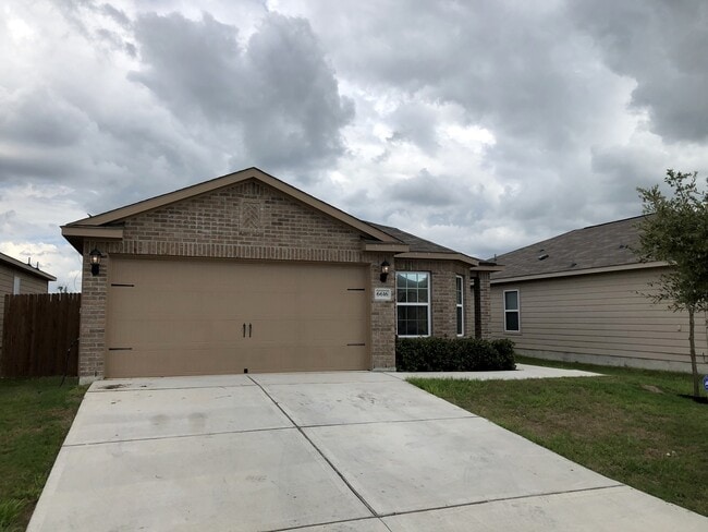 6616 Luckey Square in San Antonio, TX - Building Photo - Building Photo
