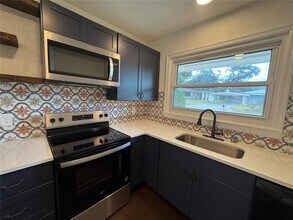 825 Poinsettia Dr in Eustis, FL - Building Photo - Building Photo