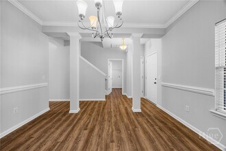 8 Falkland Ave in Savannah, GA - Building Photo - Building Photo