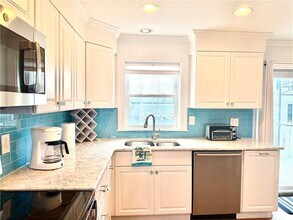 5 Byrnes St in Newport, RI - Building Photo - Building Photo