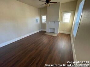 102 Bailey Ave in San Antonio, TX - Building Photo - Building Photo