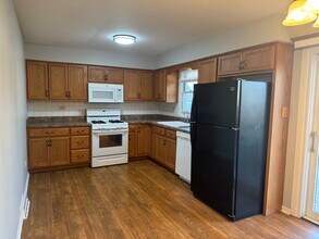 810 MacGregor Rd in Lockport, IL - Building Photo - Building Photo