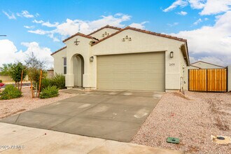 24590 W Hilton Ave in Buckeye, AZ - Building Photo - Building Photo