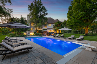 1091 Johnson Dr in Naperville, IL - Building Photo - Building Photo