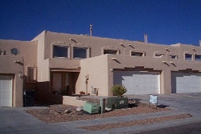 property at 11243 Campo Del Oso Ave NE