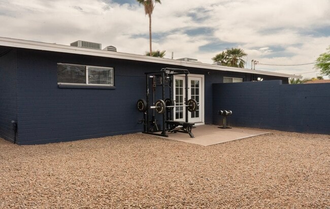 property at 1022 W 9th St