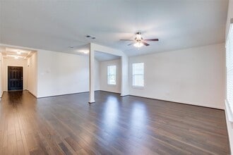 741 Carol Dr in Hutto, TX - Building Photo - Building Photo