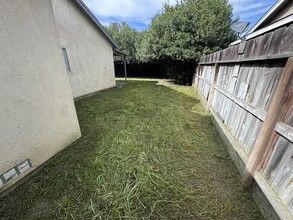 2521 Casita Dr in Modesto, CA - Building Photo - Building Photo