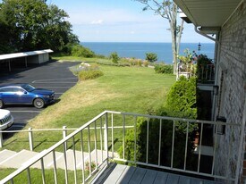 3622 Lakeshore Dr in St. Joseph, MI - Building Photo