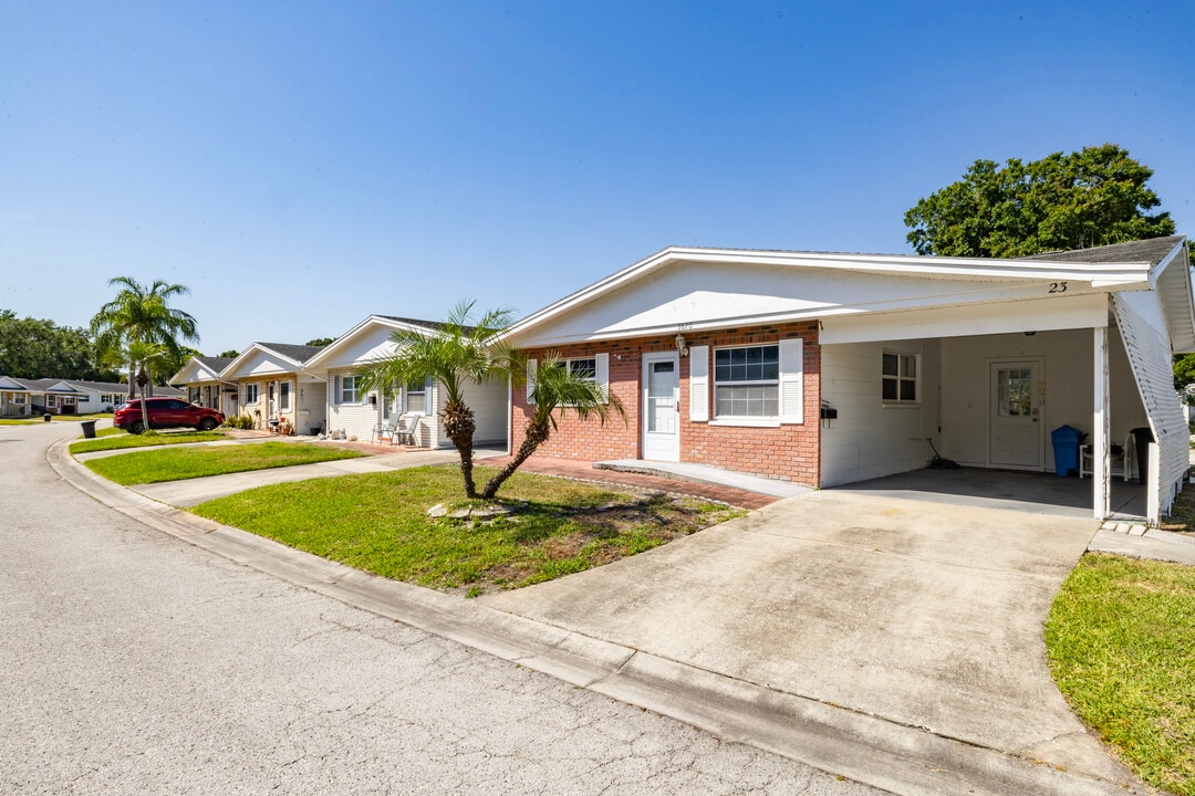 Springwood Villas 1 in Pinellas Park, FL - Building Photo