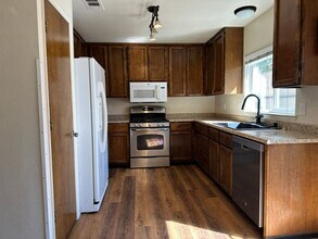 35 Rose Ln in Redding, CA - Building Photo - Building Photo