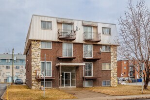 1985 Albert-Murphy Av in Laval, QC - Building Photo